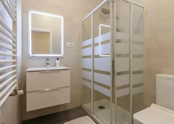 Estrena Glamour Y Guggenheim Bilbao